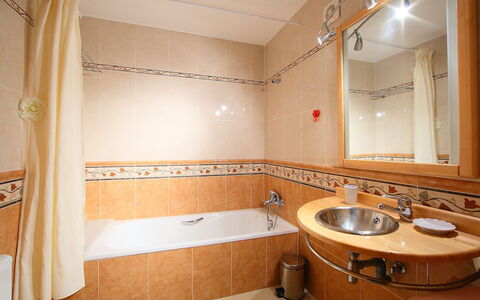 Casa Gran Sorolla: Bagno, Camera, Proprietà, Interior Design, Costruzione, Vasca Da Bagno, Architettura, Mobilia, Immobiliare, Casa
