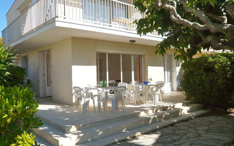 Les Hirondelles: Pianta, Costruzione, Proprietà, Albero, Shade, Finestra, Casa, Quartiere, Zona Residenziale, Immobiliare