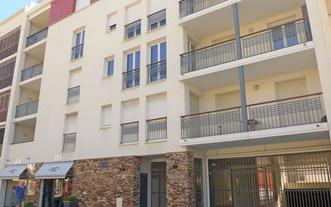 Cavalaire 170: Costruzione, Proprietà, Appartamento, Architettura, Quartiere, Zona Residenziale, Immobiliare, Casa, Uso Misto, Facciata