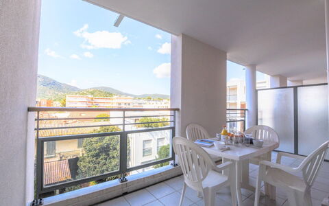Cavalaire 170: Proprietà, Camera, Costruzione, Interior Design, Casa, Immobiliare, Architettura, Mobilia, Illuminazione Diurna, Finestra
