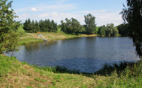 Ruprechtovský Mlýn: Corpo D'Acqua, Paesaggio Naturale, Risorse Idriche, Banca, Stagno, Natura, Acqua, Serbatoio, Lago, Ambiente Naturale