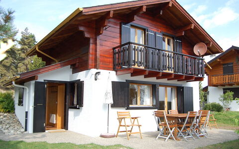 Coucordin: Pianta, Cielo, Costruzione, Nube, Finestra, Legna, Casa, Lotto, Interior Design, Portico