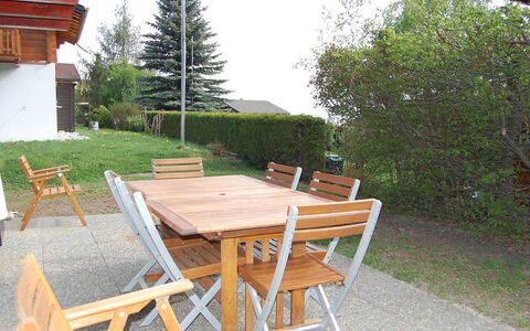 Coucordin: Tavolo, Proprietà, Mobilia, Casa, Sedia, Backyard, Villetta, Tavolo Esterno, Camera, Cortile