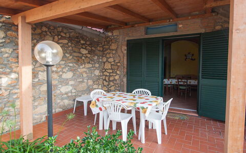 Bibbona 110: Proprietà, Camera, Costruzione, Casa, Portico, Immobiliare, Tavolo, Mobilia, Terrazza, Interior Design