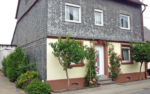 Haus Irmgard: Pianta, Costruzione, Finestra, Casa, Villetta, Legna, Zona Residenziale, Facciata, Manto Stradale