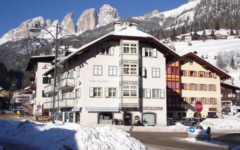 Canazei 900: Montagna, Neve, Cielo, Costruzione, Proprietà, Finestra, Mondo, Bianca, Pendenza, Casa