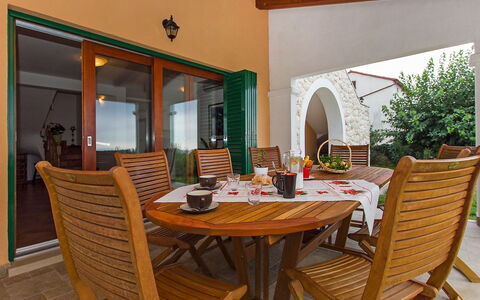 Marina: Proprietà, Mobilia, Camera, Tavolo, Cucina & Sala Da Pranzo Tavolo, Costruzione, Sala Da Pranzo, Casa, Immobiliare, Sedia