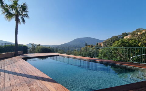 Le Belvédère: Cielo, Pianta, Nube, Costruzione, Albero, Shade, Lotto, Casa, Legna, Villetta
