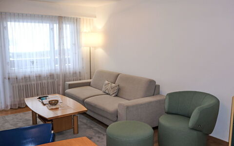 Zermatt 30: Mobilia, Interior Design, Pavimentazione, Parete, Divano, Pavimento, Camera, Tavolo, Soffitto, Soggiorno