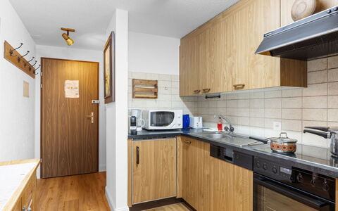 Alba: Cabinetry, Proprietà, Controsoffitto, Elettrodomestico Da Cucina, Legna, Interior Design, Cucina Stufa, Elettrodomestico, Cucina, Color Legno