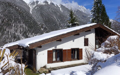 L'Piri: Neve, Cielo, Pianta, Costruzione, Nube, Montagna, Proprietà, Finestra, Albero, Casa