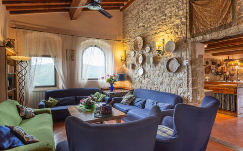 Villa Monteloro: Proprietà, Camera, Costruzione, Interior Design, Mobilia, Soggiorno, Immobiliare, Sala Da Pranzo, Tavolo, Estate