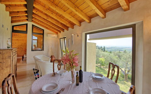 Casa Lucia: Proprietà, Camera, Costruzione, Sala Da Pranzo, Casa, Immobiliare, Interior Design, Mobilia, Tavolo, Soffitto