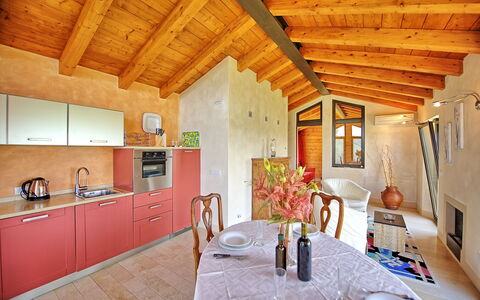 Casa Lucia: Proprietà, Camera, Costruzione, Casa, Interior Design, Soffitto, Mobilia, Controsoffitto, Villetta, Attico