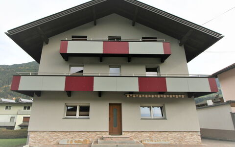 Kaltenbach 240: Cielo, Montagna, Neve, Nube, Azzurro, Pendenza, Paesaggio Naturale, Highland, Luce Del Sole, Albero