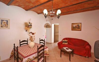 Pienza a: Camera, Proprietà, Mobilia, Costruzione, Interior Design, Soffitto, Tavolo, Immobiliare, Casa, Sala Da Pranzo