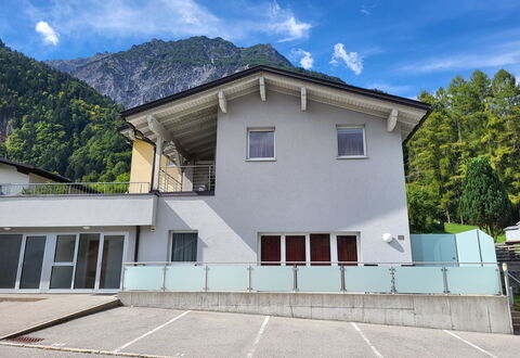 Vandans 100: Nube, Cielo, Costruzione, Proprietà, Finestra, Casa, Lotto, Pendenza, Albero, Pianta