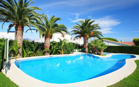 El Cubito: Acqua, Nube, Cielo, Pianta, Giorno, Proprietà, Piscina, Natura, Azzurro, Shade