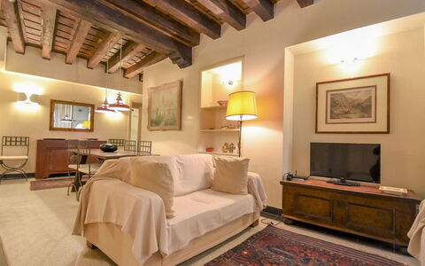 Sotoportego Venier: Camera, Mobilia, Proprietà, Camera Da Letto, Interior Design, Soffitto, Costruzione, Letto, Lenzuolo, Parete