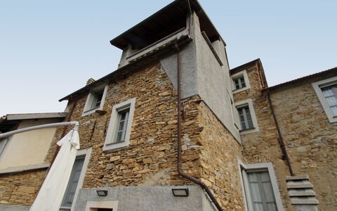 Marina di Andora 400: Cielo, Finestra, Costruzione, Legna, Casa, Brick, Facciata, Tetto, Muratura