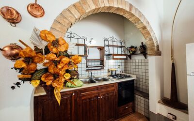 Il Laghetto: Arco, Camera, Proprietà, Architettura, Interior Design, Cucina, Controsoffitto, Casa, Costruzione, Mobilia