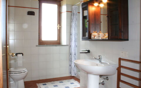 Casalini: Bagno, Proprietà, Camera, Mobiletto Del Bagno, Costruzione, Lavello, Bagno Accessorio, Casa, Interior Design, Idraulico Fixture