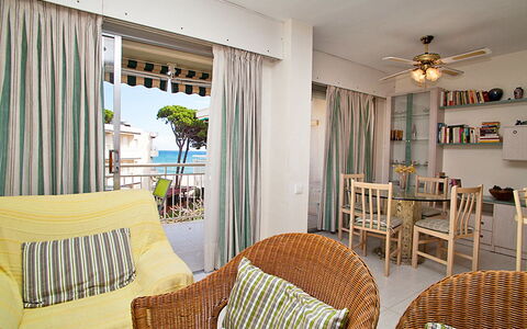 Cambrils 180: Camera, Proprietà, Interior Design, Mobilia, Tenda, Costruzione, Soggiorno, Immobiliare, Casa, Casa