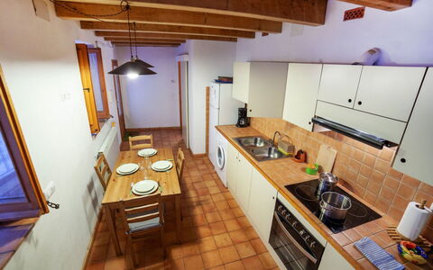 Sant Joan: Proprietà, Cabinetry, Mobilia, Controsoffitto, Legna, Lavello, Cucina Stufa, Interior Design, Architettura, Lavandino Della Cucina
