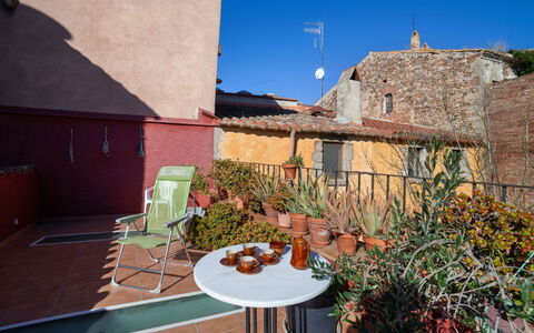 Sant Joan: Cielo, Pianta, Proprietà, Vaso Di Fiori, Sedia, Costruzione, Mobili Da Esterno, Quartiere, Paesaggio, Tavolo