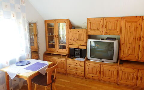 Allmendgasse: Camera, Mobilia, Proprietà, Latifoglie, Pavimento In Legno, Soggiorno, Costruzione, Interior Design, Pavimento, Casa