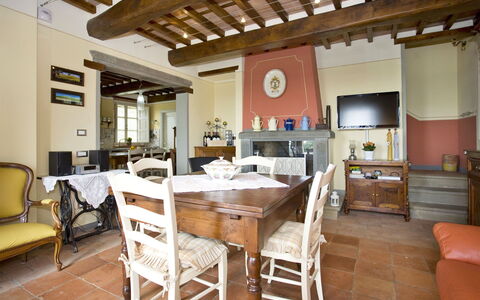 Nel Guasto: Proprietà, Costruzione, Camera, Mobilia, Interior Design, Casa, Tavolo, Immobiliare, Casa, Sala Da Pranzo