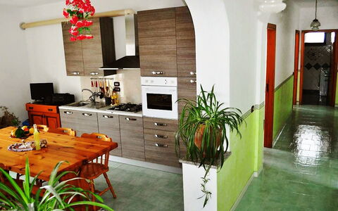 Dea Afrodite: Camera, Proprietà, Costruzione, Interior Design, Casa, Mobilia, Pavimento, Immobiliare, Architettura, Soggiorno