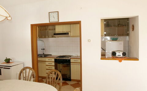 Agneza: Camera, Proprietà, Mobilia, Costruzione, Casa, Interior Design, Cucina, Pavimento, Immobiliare, Appartamento