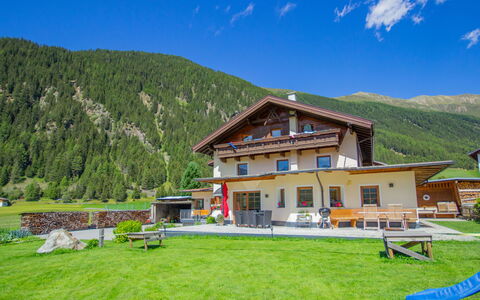 Schmittnhof: Cielo, Montagna, Pianta, Nube, Costruzione, Finestra, Ecoregione, Verde, Paesaggio Naturale, Lotto