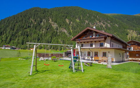 Schmittnhof: Cielo, Montagna, Pianta, Costruzione, Ecoregione, Albero, Finestra, Lotto, Erba, Tempo Libero