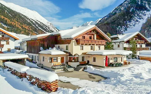 Schmittnhof: Nube, Cielo, Neve, Costruzione, Montagna, Proprietà, Finestra, Casa, Albero, Quartiere
