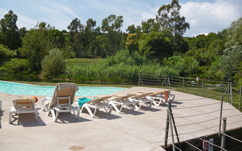 Grimaud 119: Cielo, Nube, Pianta, Acqua, Piscina, Albero, Shade, Lotto, Mobili Da Esterno, Tempo Libero