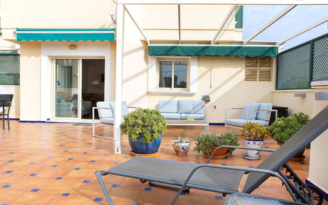 Medina del Sol i: Proprietà, Pianta, Costruzione, Finestra, Azzurro, Vaso Di Fiori, Shade, Architettura, Mobili Da Esterno, Interior Design