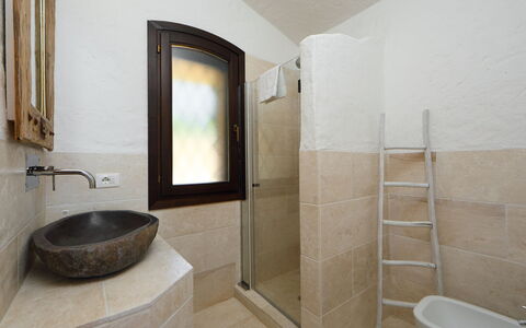Paradiso: Bagno, Proprietà, Camera, Pavimento, Piastrella, Interior Design, Architettura, Parete, Costruzione, Idraulico Fixture