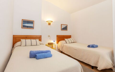 Residencial Gran Sol: Mobilia, Interior Design, Letto, Pavimentazione, Camera Da Letto, Legna, Pavimento, Soffitto, Camera, Lenzuolo