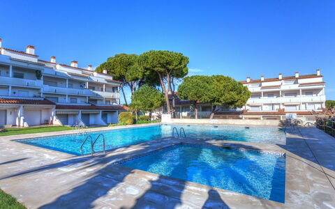 Residencial Gran Sol: Cielo, Costruzione, Acqua, Pianta, Proprietà, Piscina, Finestra, Blu, Azzurro, Shade