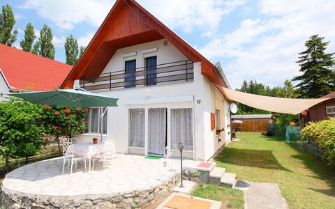 Margaret: Casa, Proprietà, Casa, Costruzione, Immobiliare, Zona Residenziale, Villetta, Architettura, Tetto, Facciata