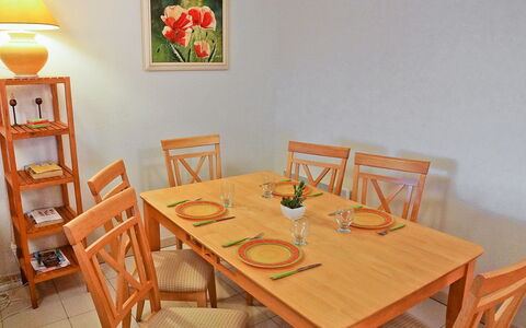 La Boisseliere: Camera, Mobilia, Tavolo, Sala Da Pranzo, Arancia, Proprietà, Interior Design, Cucina & Sala Da Pranzo Tavolo, Sedia, Casa