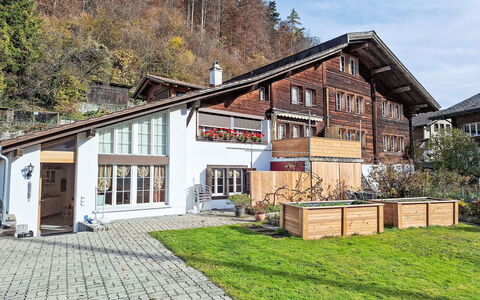 Am Brienzersee: Mobilia, Interior Design, Pavimentazione, Pavimento, Legna, Tavolo, Camera, Soffitto, Illuminazione, Appartamento