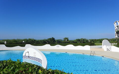 Les Belles Plages: Acqua, Cielo, Pianta, Azzurro, Shade, Piscina, Rettangolo, Paesaggio Naturale, Tempo Libero, Mobili Da Esterno