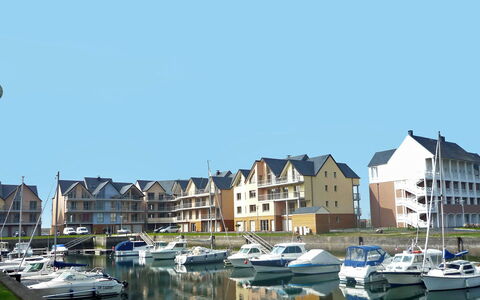 Deauville-Trouville 211: Acqua, Barca, Cielo, Costruzione, Moto D'Acqua, Azzurro, Finestra, Casa, Costiera E Morfologie Oceanic, Alveo