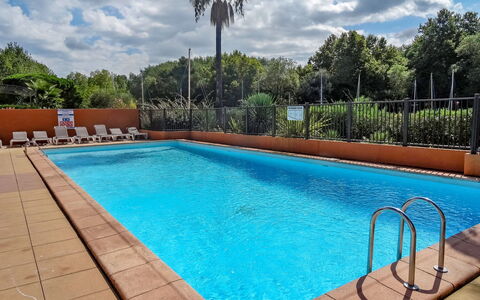 L'Annonciade: Piscina, Mobili Da Esterno, Ricorrere, Materiale Composito, Shade, Eco Hotel, Hotel, Lettino, Sedia