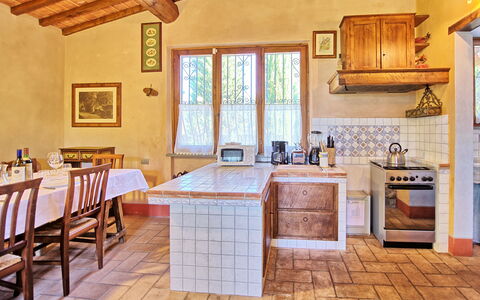 Casa Cipressi: Proprietà, Camera, Costruzione, Cucina, Mobilia, Interior Design, Casa, Controsoffitto, Pavimento, Piastrella