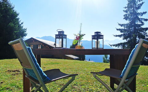 Verbier 390: Tavolo, Mobilia, Cielo, Erba, Albero, Montagna, Tavolo Da Picnic, Paesaggio, Tempo Libero, Vacanza