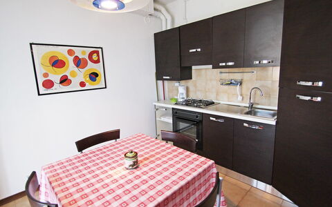 Monvalle 200: Camera, Proprietà, Mobilia, Interior Design, Casa, Costruzione, Immobiliare, Pavimento, Cucina, Tavolo